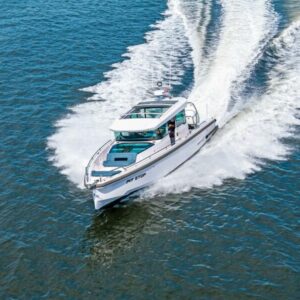 2022 37 Axopar Cross Cabin